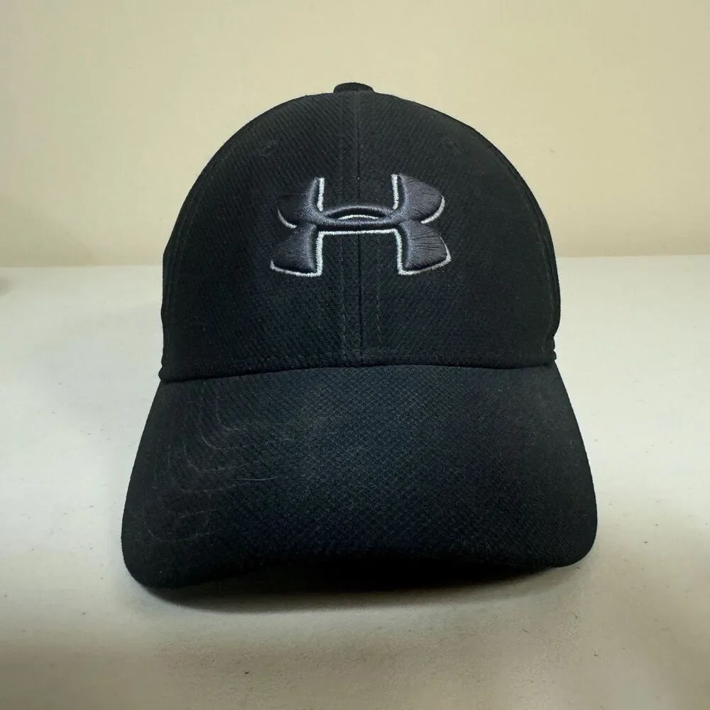 Under Armour Blitzing Hat  Boys Youth S/M Black Sweat Wicking Sport Baseball Cap